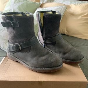 Ugg’s Harwell girls charcoal suede boots size 4